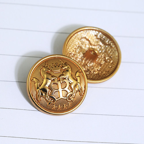 高档哑光复古双马皇冠金属纽扣时尚百搭上衣大衣西装风衣装饰圆扣