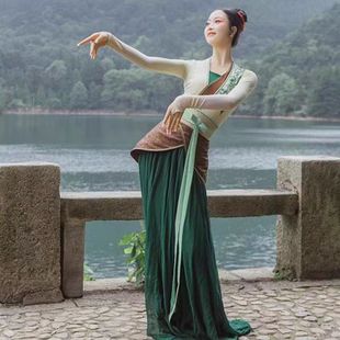 古典汉唐舞蹈服心扇绿罗裙佳茗行折扇演出服中国舞练功服艺考飘逸