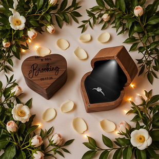 黑胡桃木爱心形戒指盒带LED 灯求婚钻戒盒刻字LOGO婚礼首饰收纳盒