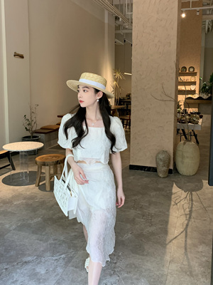 2022年夏季泡泡袖连衣裙