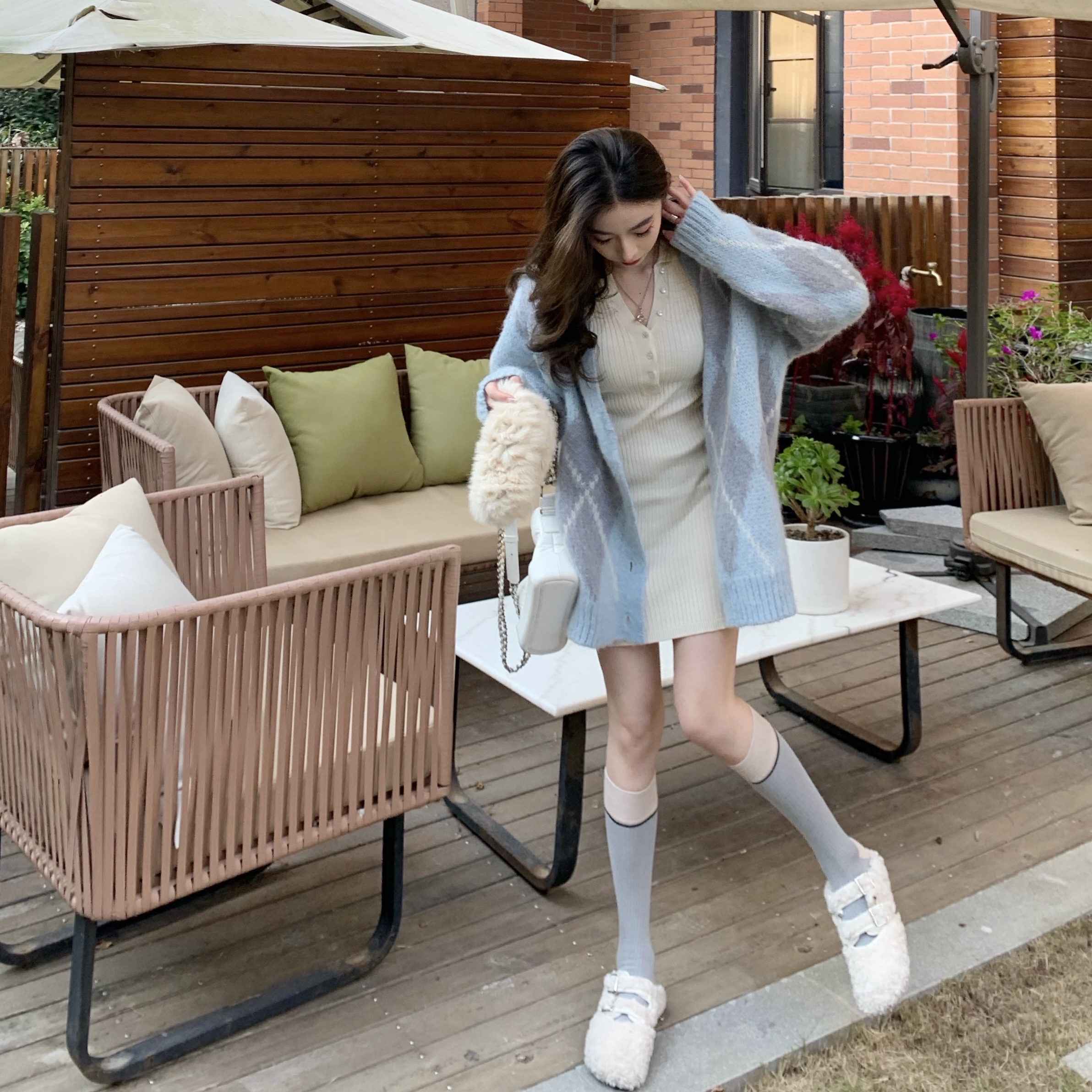 纯欲温柔米白polo修身针织