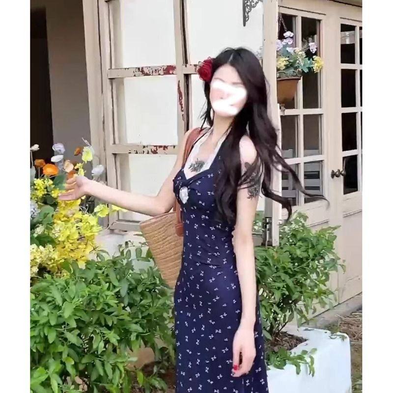 七颗虾滑法式碎花连衣裙2025年新款挂脖茶歇长裙小众蕾丝拼接裙子