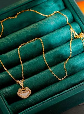 天然白色贝壳吊坠轻奢通勤精致显白气质高级感项链2024年爆款颈链