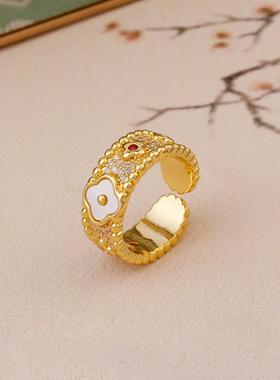 小众设计感贝壳花朵戒指女 时尚轻奢超闪红色锆石食指戒 金色指环