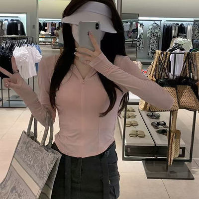 修身款显瘦防晒衣薄款连帽外套衫