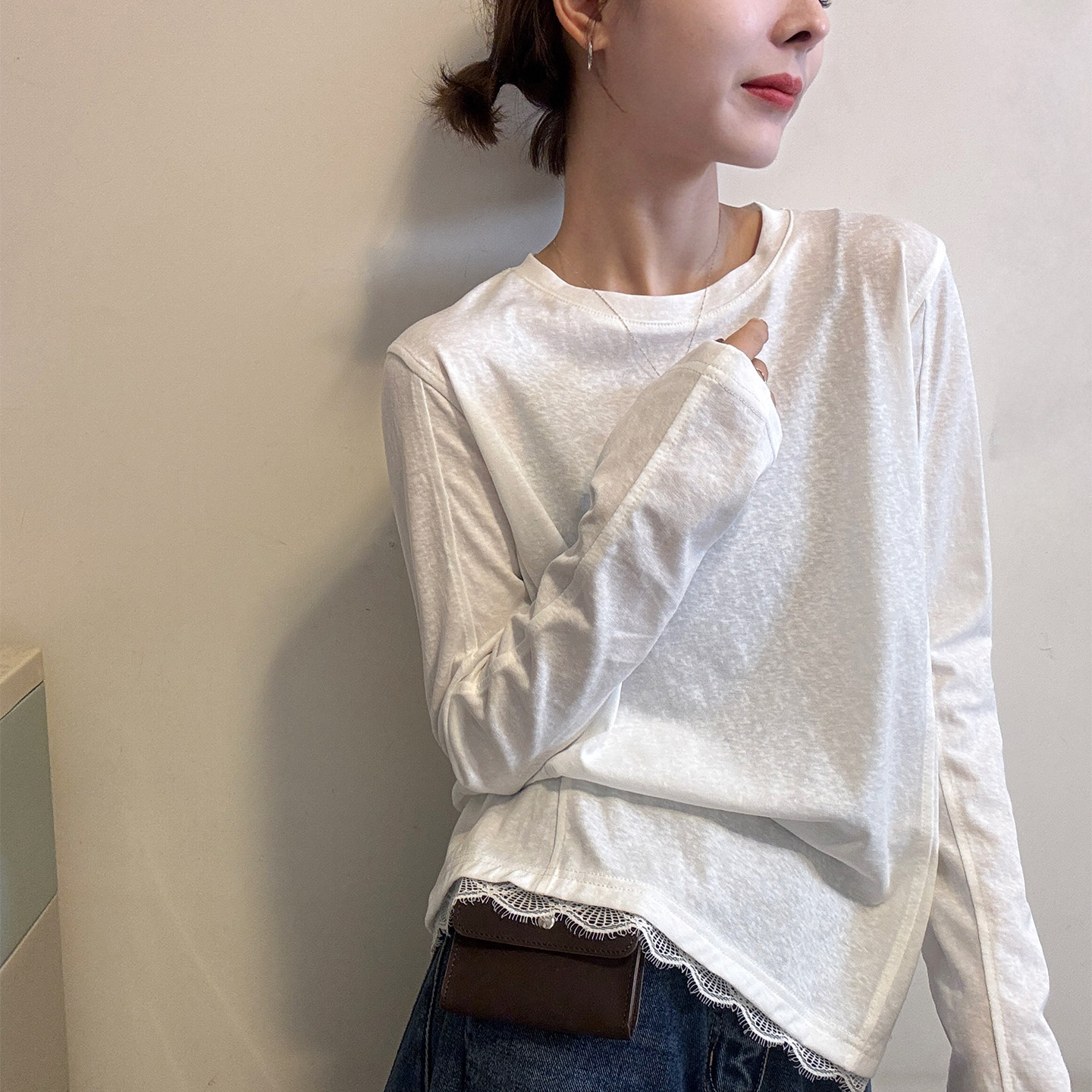 白色蕾丝拼接长袖T恤女早秋款雪花棉微透圆领体恤打底衫纯色上衣