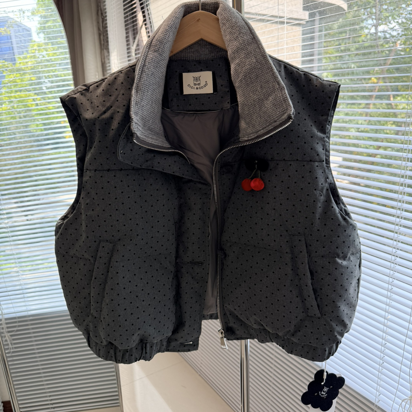 2025冬新款欧洲站猫头鹰cicicoco90白鹅绒波点樱桃立领羽绒马甲女