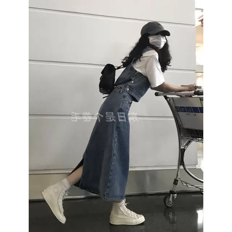 데님 조끼 서스펜더 스커트 정장 여름 2024 새로운 스타일의 투피스 스커트 세트는 작은 여성을 위해 더 크고 날씬해 보이게 만듭니다