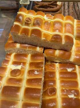 新桥三宝乐现改名（烘焙町面包店）动物奶油奶霜排包代餐零食代购