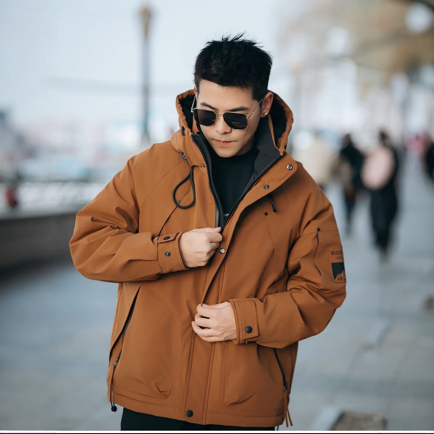 冬季新款男士羽绒服保暖冲锋外套图片