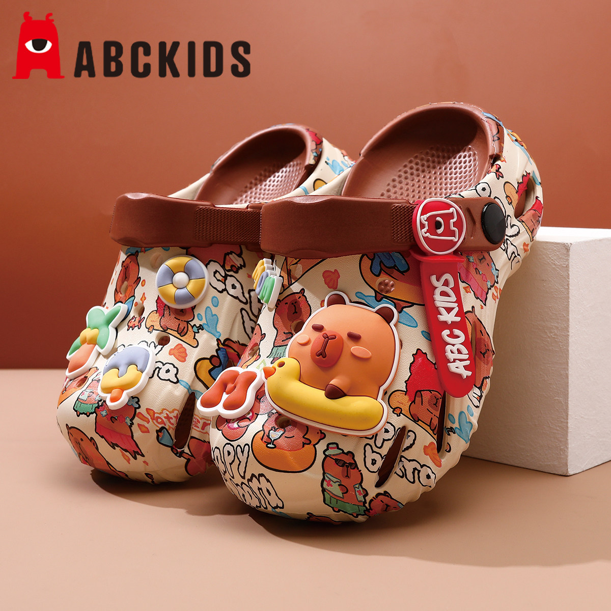 卡皮巴拉儿童洞洞鞋男童拖鞋户外夏季男孩凉鞋沙滩鞋外穿大童宝宝