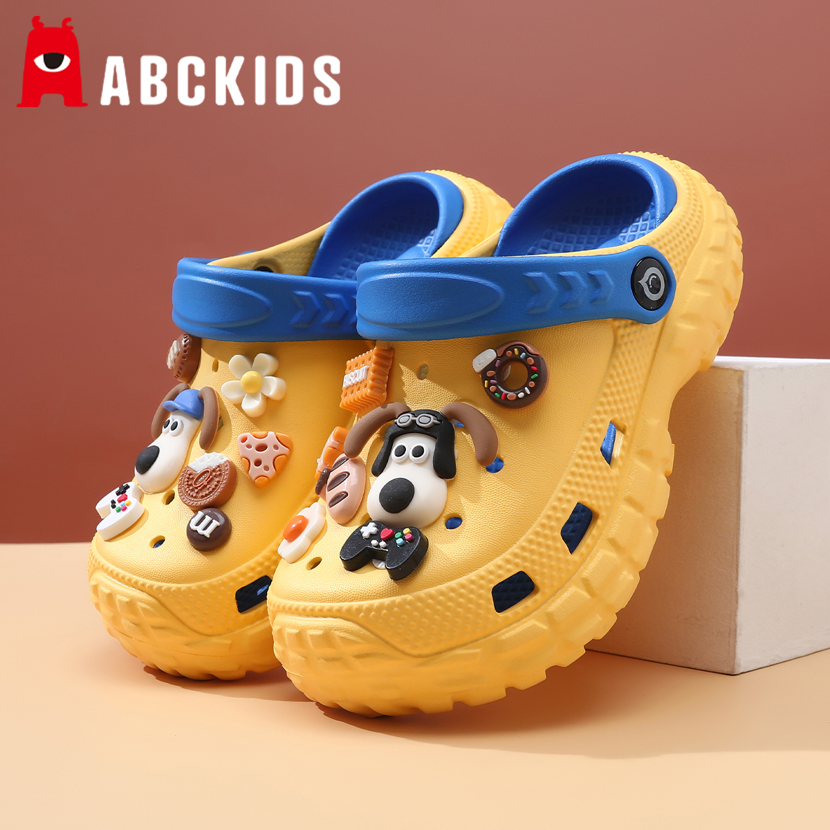 abckids掌门狗儿童洞洞鞋