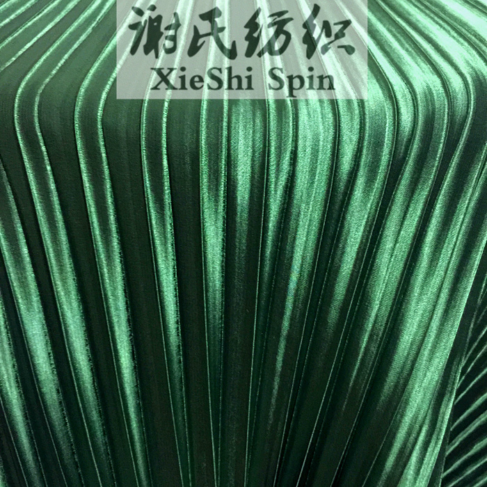 电光亮面夏季风琴折墨绿色压皱亮缎面大百褶布料 不透长裙IG面料