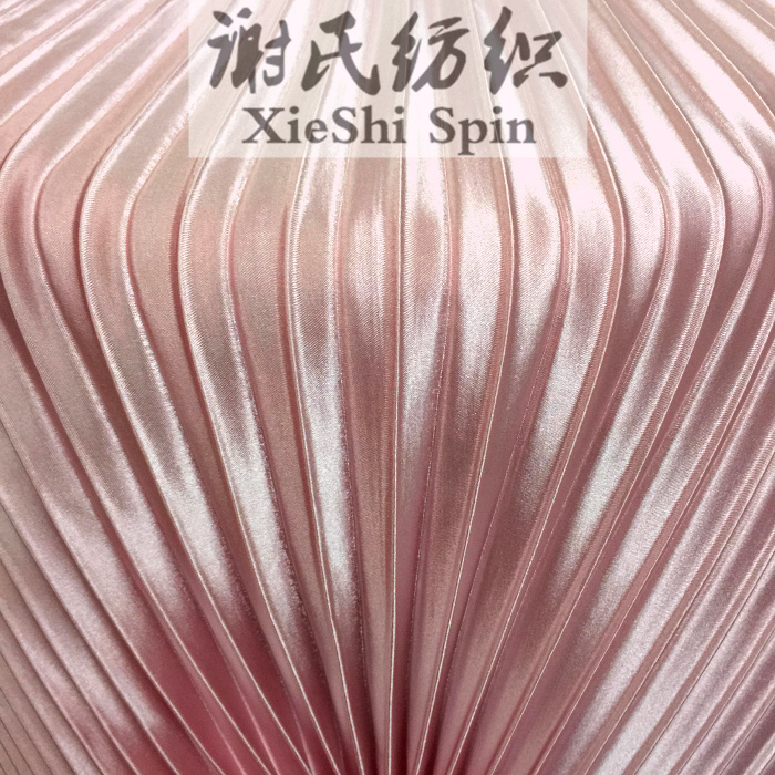 新品热卖夏季风琴折嫩粉色压皱亮缎面大百褶布料 不透半身裙面料
