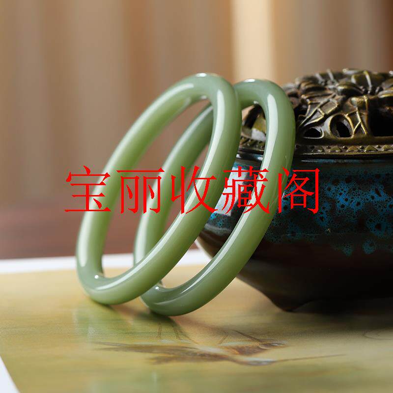 精选新疆和田玉且末料细圆条玉镯菠菜绿碧玉小清新茶色玉镯子女款