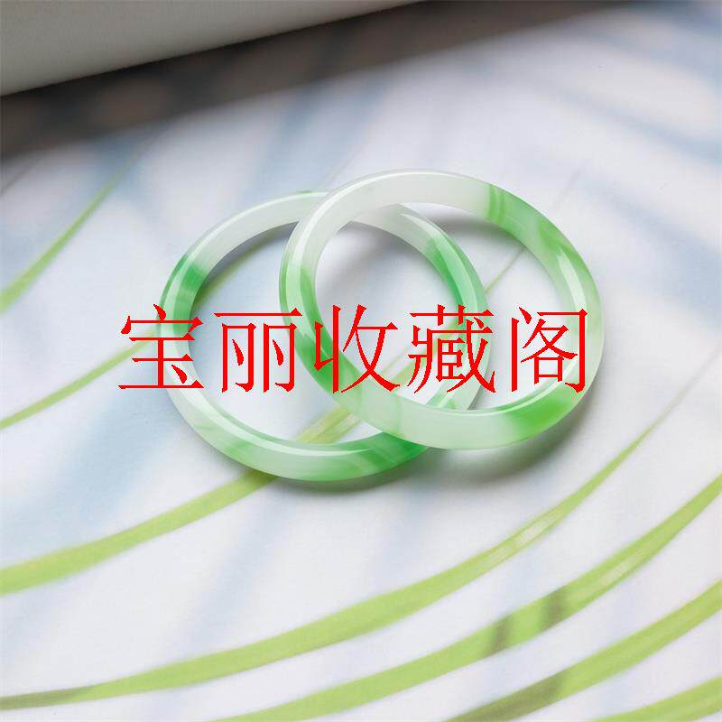 精选新疆和田玉翠青叮当美人条玉镯子冰透白底青圆条玉石手镯女款