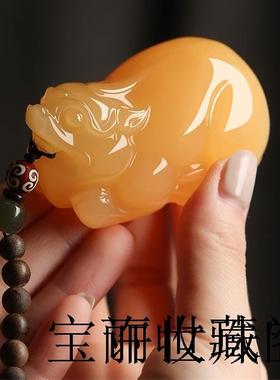 精品青白玉貔貅挂件昆仑金丝玉吊坠糖玉把玩件黄龙玉招财貔貅玉坠