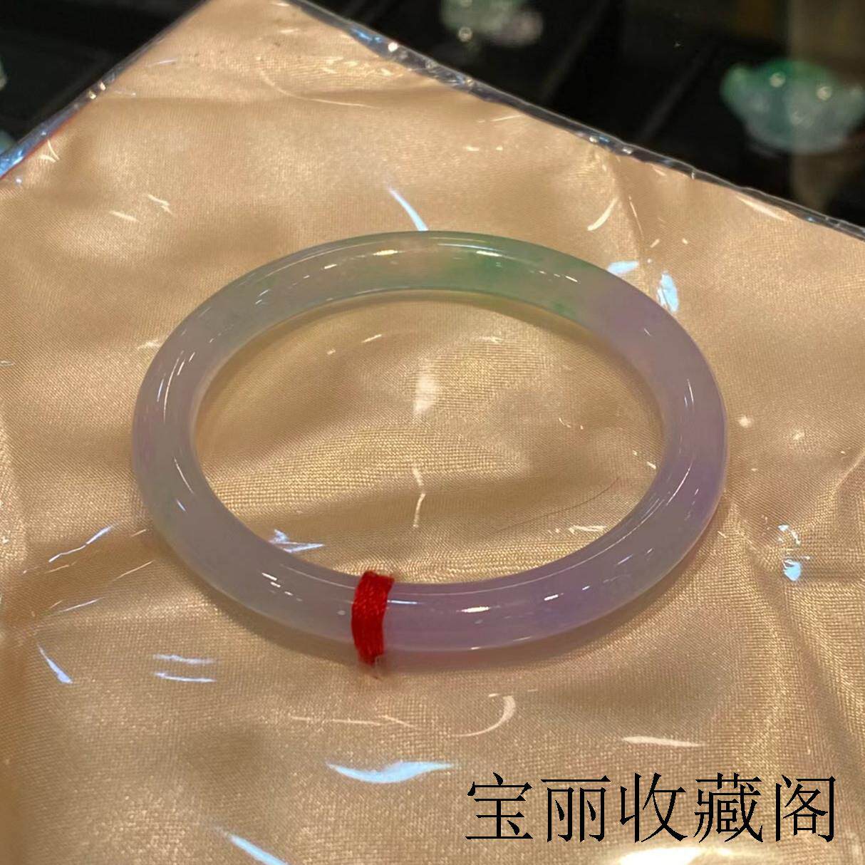 精品缅甸老坑翡翠色高冰种细圆条玉手镯春带彩清新百搭叮当美人镯