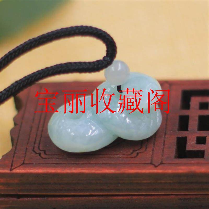 高端翡翠色生肖蛇吊坠立体镂空雕刻属相蛇年年吉祥男女款玉蛇挂件