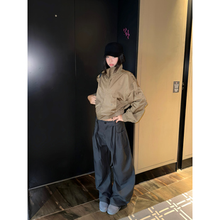 男女 复古设计感腰部系绳口袋打褶宽松休闲阔腿弯刀长裤 F383 美式