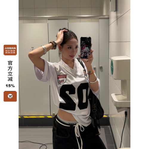 F383 美式复古数字徽章V领运动风T恤夏季hiphop宽松休闲街头球服