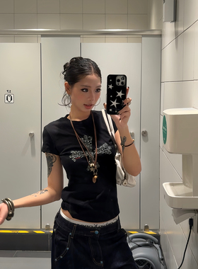 F383 美式复古十字印花正肩短袖T恤收腰修身内搭打底衫辣妹上衣女