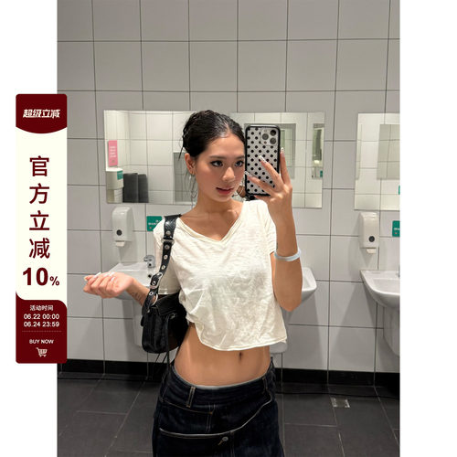 后背翅膀珠片绣V领短袖T恤上衣