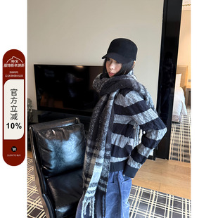 毛衣女秋冬修身 复古撞色条纹V领麻花针织衫 慵懒显瘦上衣 美式 F383