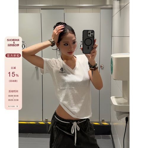 【F383】后背字母印花V领短袖