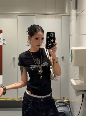 F383 美式复古十字印花正肩短袖T恤收腰修身内搭打底衫辣妹上衣女