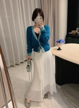 设计款显瘦垂感针织半身裙