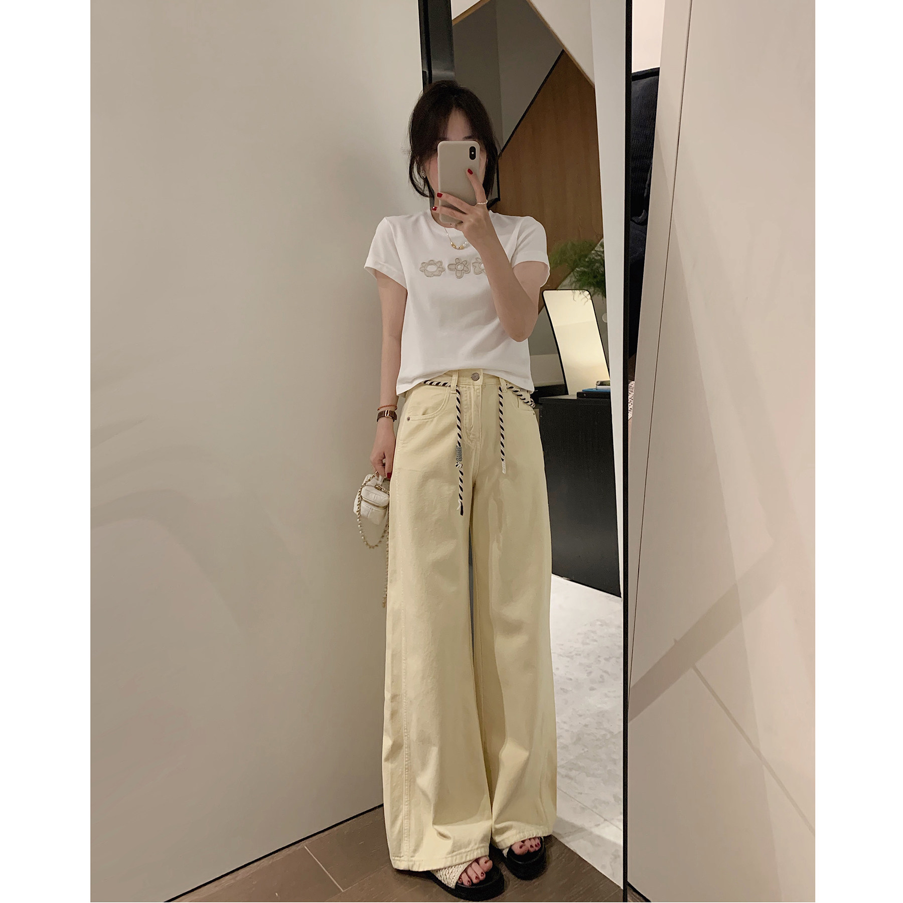 洋气系带设计款牛仔阔腿裤