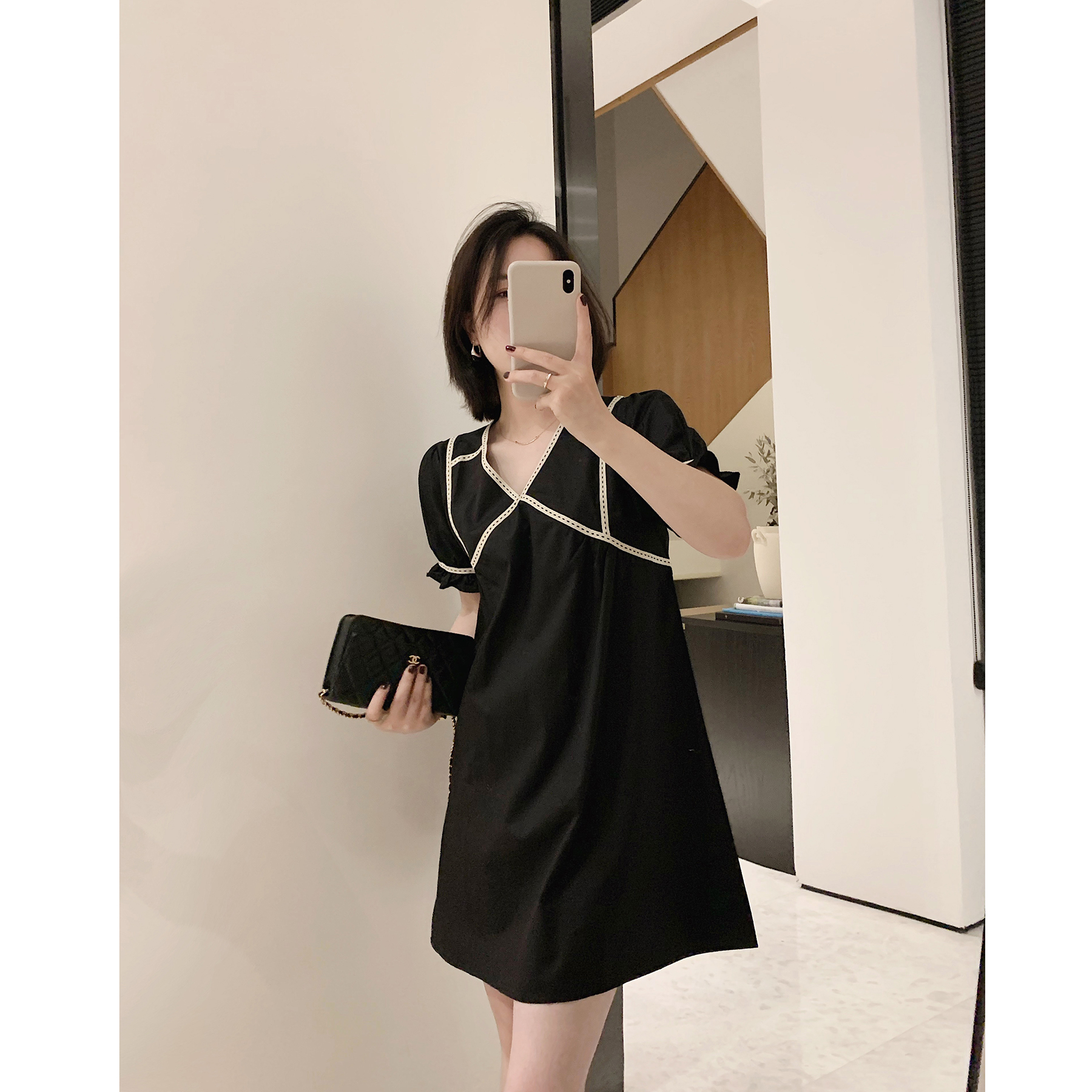 设计款纯色复古百搭v领