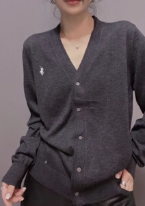 衣唯硕87242秋冬新款v领纽扣两穿开衫针织衫女