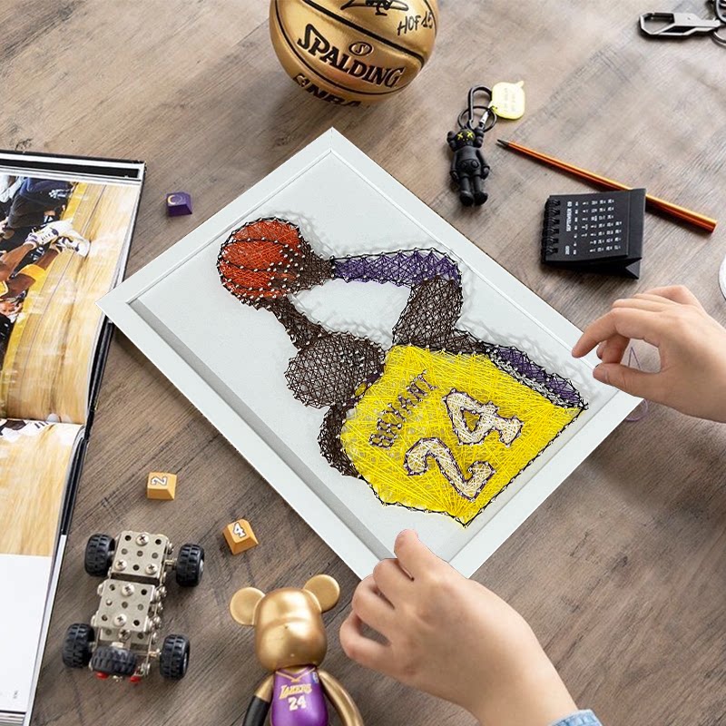 男生科比兄弟手工制作钉子绕线画