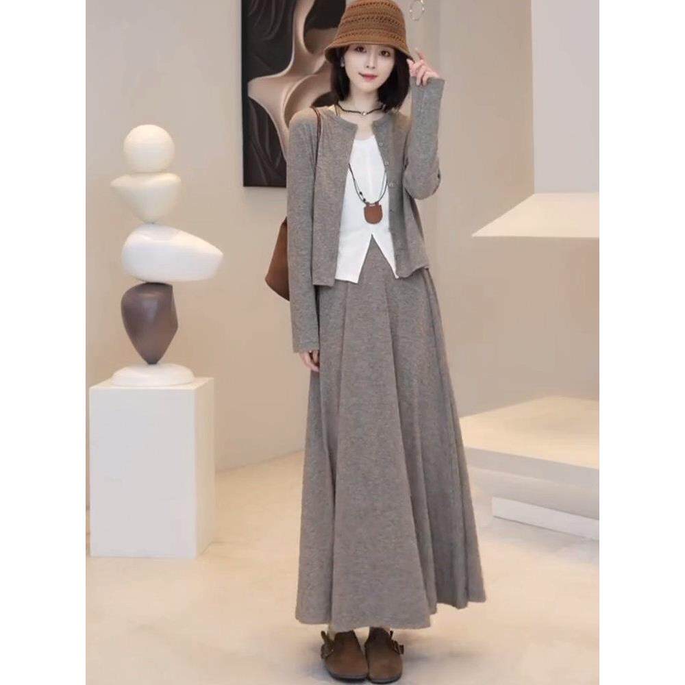 欧洲站时尚套装女春秋新款减龄休闲长袖开衫背心高腰半身裙三件套