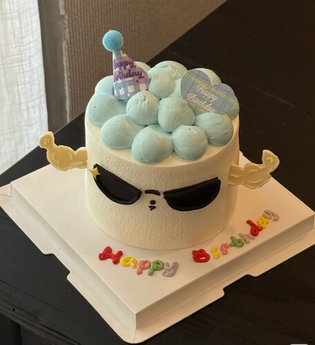 网红正是闯的年纪墨镜男神生日蛋糕装饰摆件亚克力肌肉手臂插件