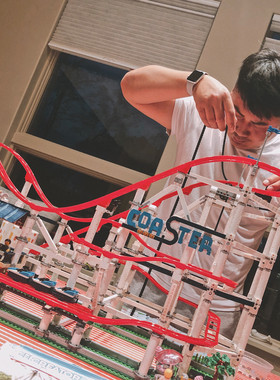 中国积木游乐园街景系列电动垂直翻滚过山车巨大型拼装高难度玩具