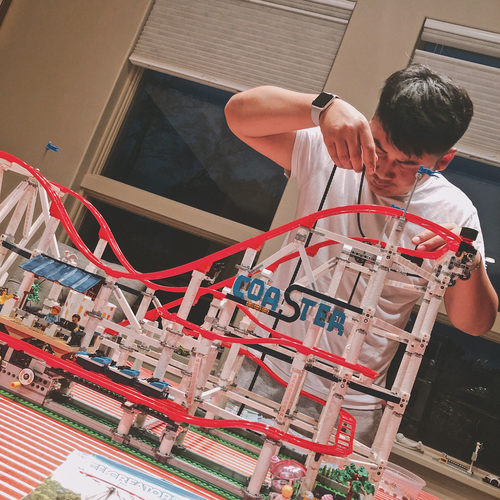 中国积木游乐园街景系列电动垂直翻滚过山车巨大型拼装高难度玩具