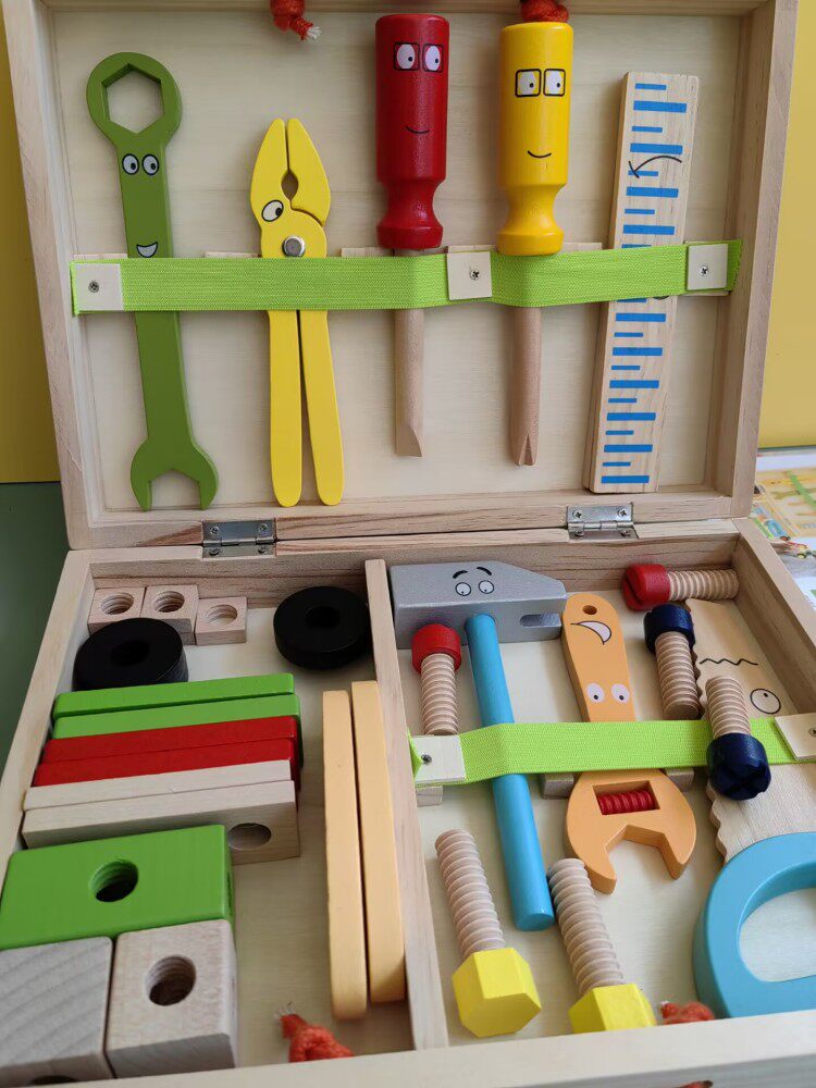 어린이 시뮬레이션 수리 도구 상자 장난감 나사 너트 조립 실습 3세 5세 소년을 위한 조기 교육 교육 퍼즐