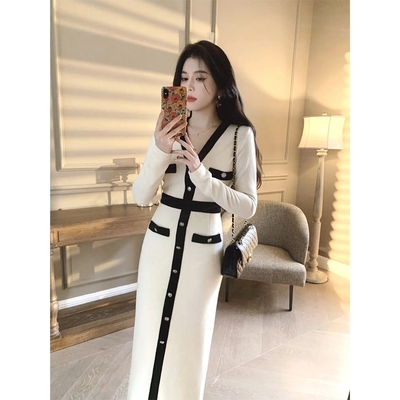 欧洲站秋季2025新款女装配大衣长款内搭打底毛衣裙白色针织连衣裙