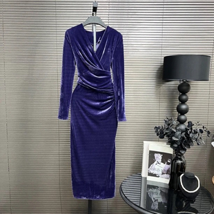 紫色金丝绒长款显瘦名媛气质长款连衣裙-深紫百褶