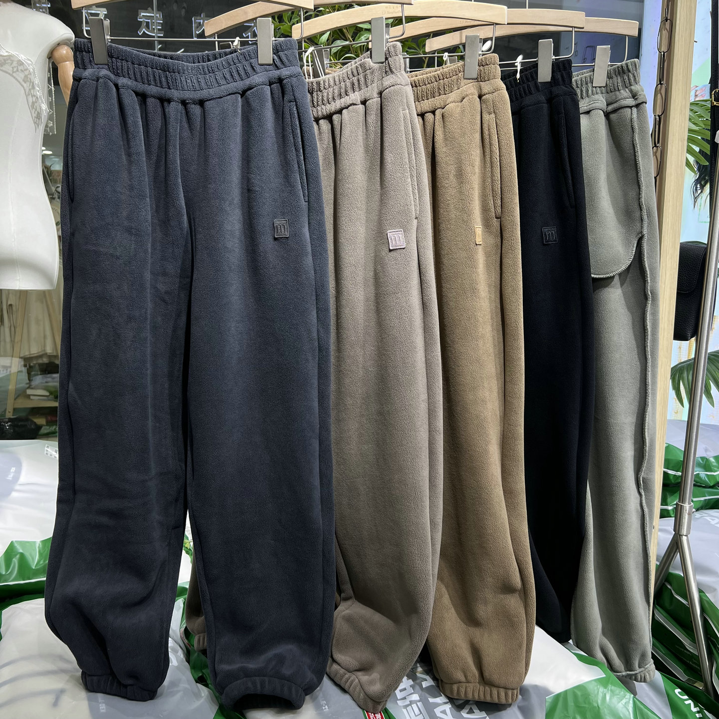 冬季男双面加厚加绒带口袋居家可外穿休闲裤卫裤保暖宽松舒适裤子