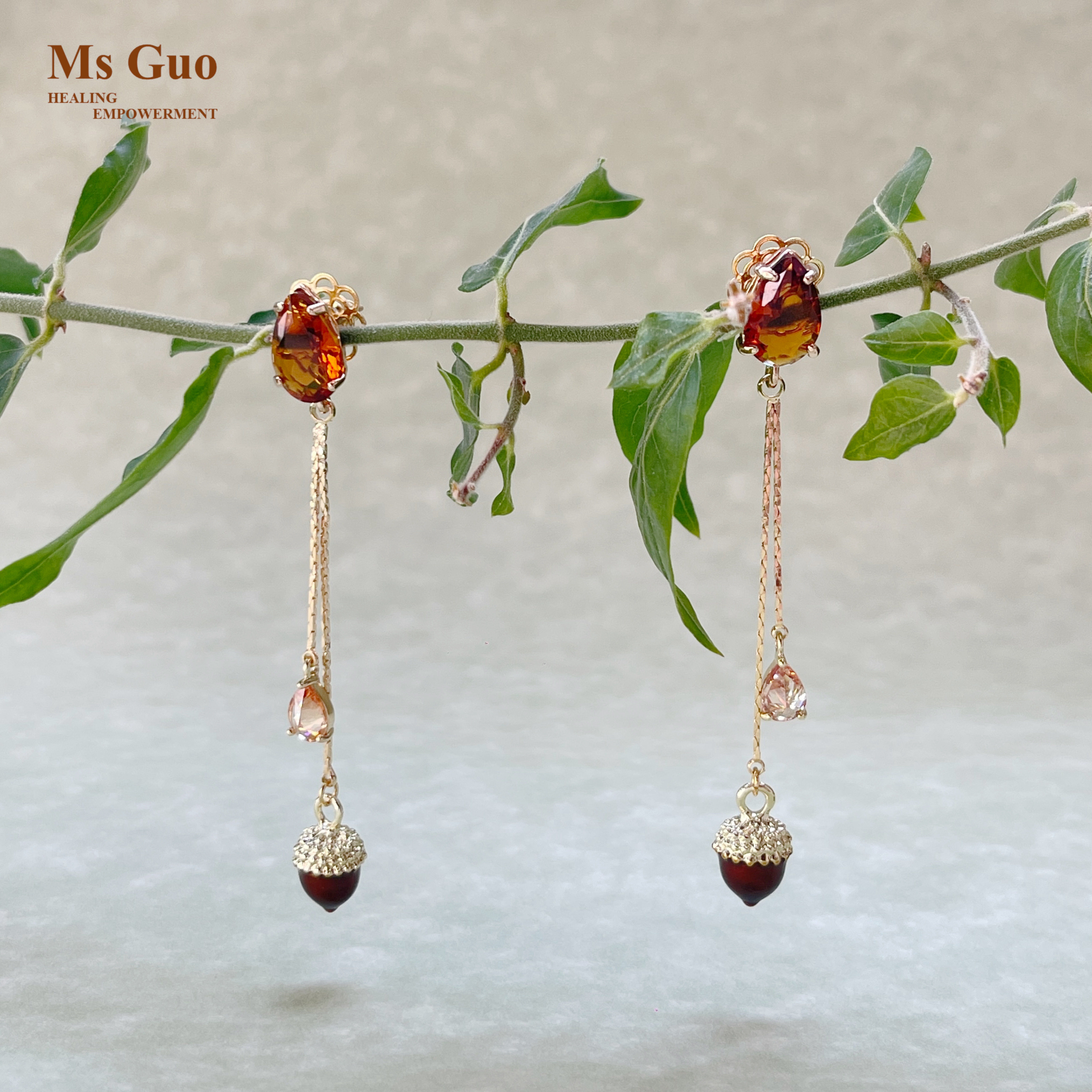 MsGuo手工熟松果珐琅耳环