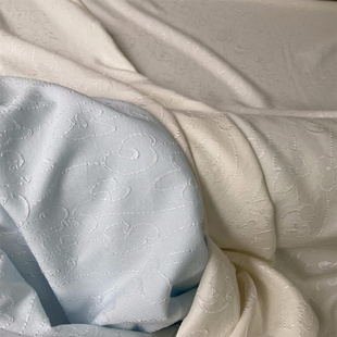 意大利产白色浅蓝色浮花提花时装面料光泽垂坠抗皱亲肤定制裙汉服