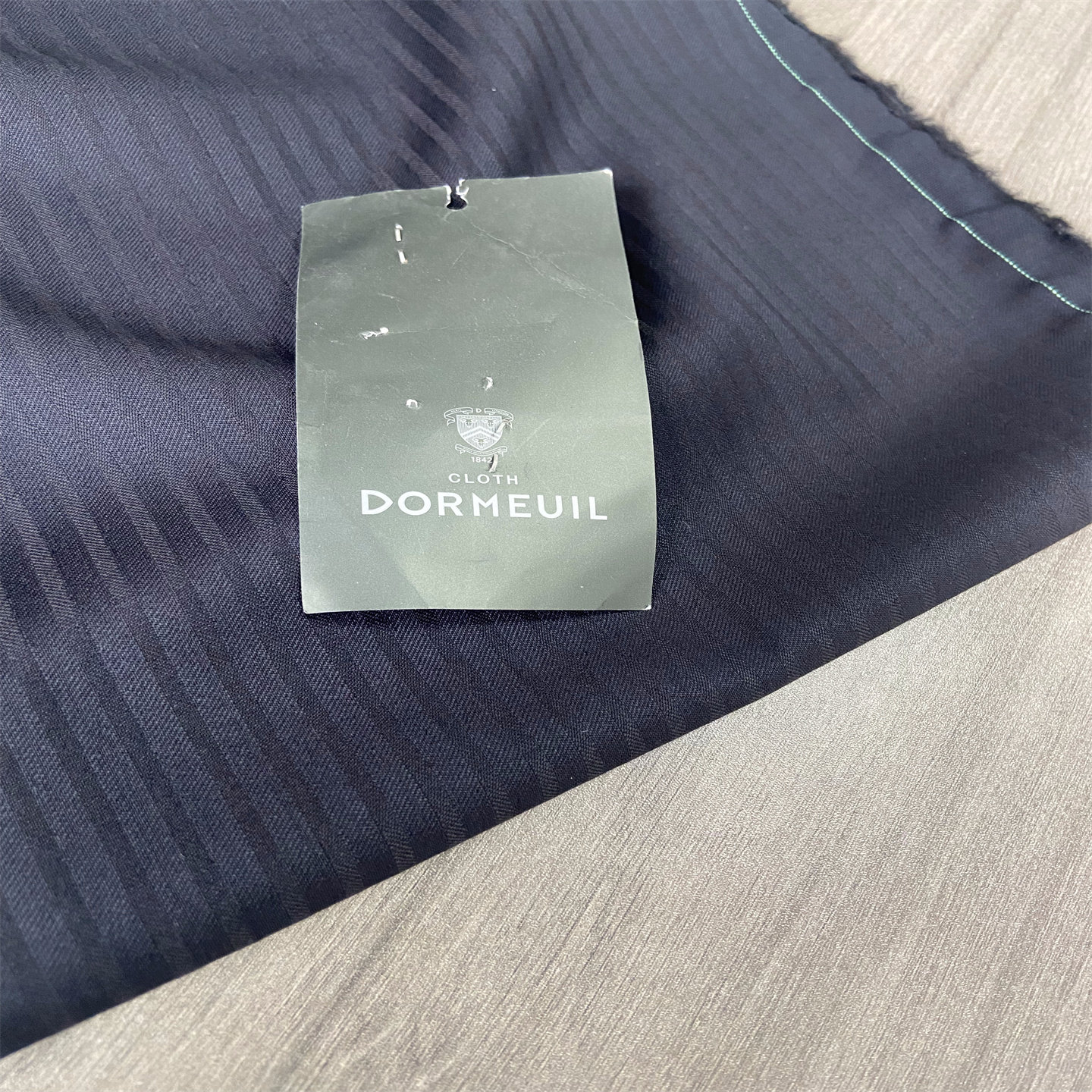 DORMEUIL英国ding级藏黑色暗条纹纯羊毛精纺春秋面料定制西装布料