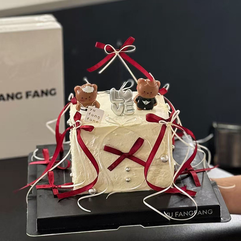 2.14烂漫情侣西装婚纱小熊蜡烛情人节蛋糕装饰蝴蝶结丝带装扮插件,节庆用品/礼品,蛋糕/烘焙装饰用品,淘宝优惠券,粉丝福利购,淘宝优惠卷