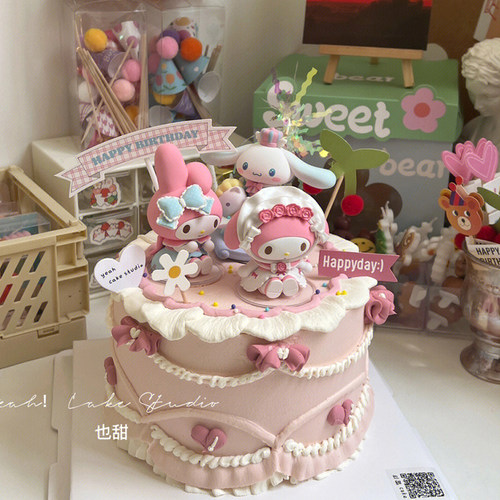 三丽鸥女仆美乐蒂蛋糕装饰摆件