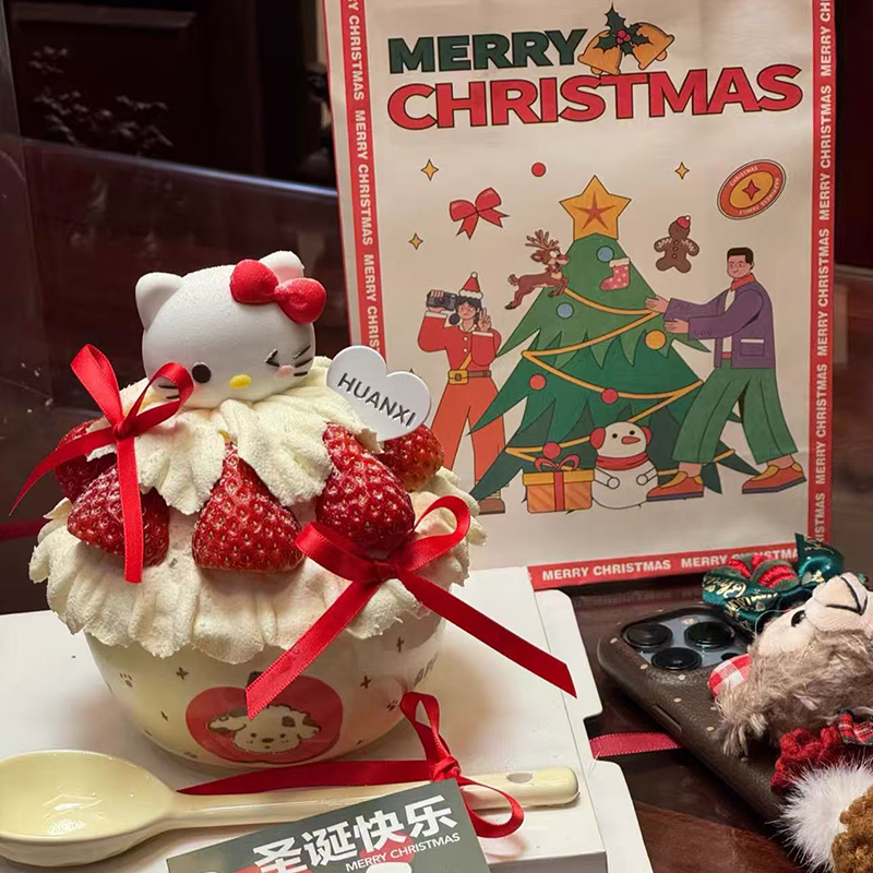 2026新年跨年元旦hellokitty草莓蛋糕苹果小狗陶瓷碗kt猫装扮摆件
