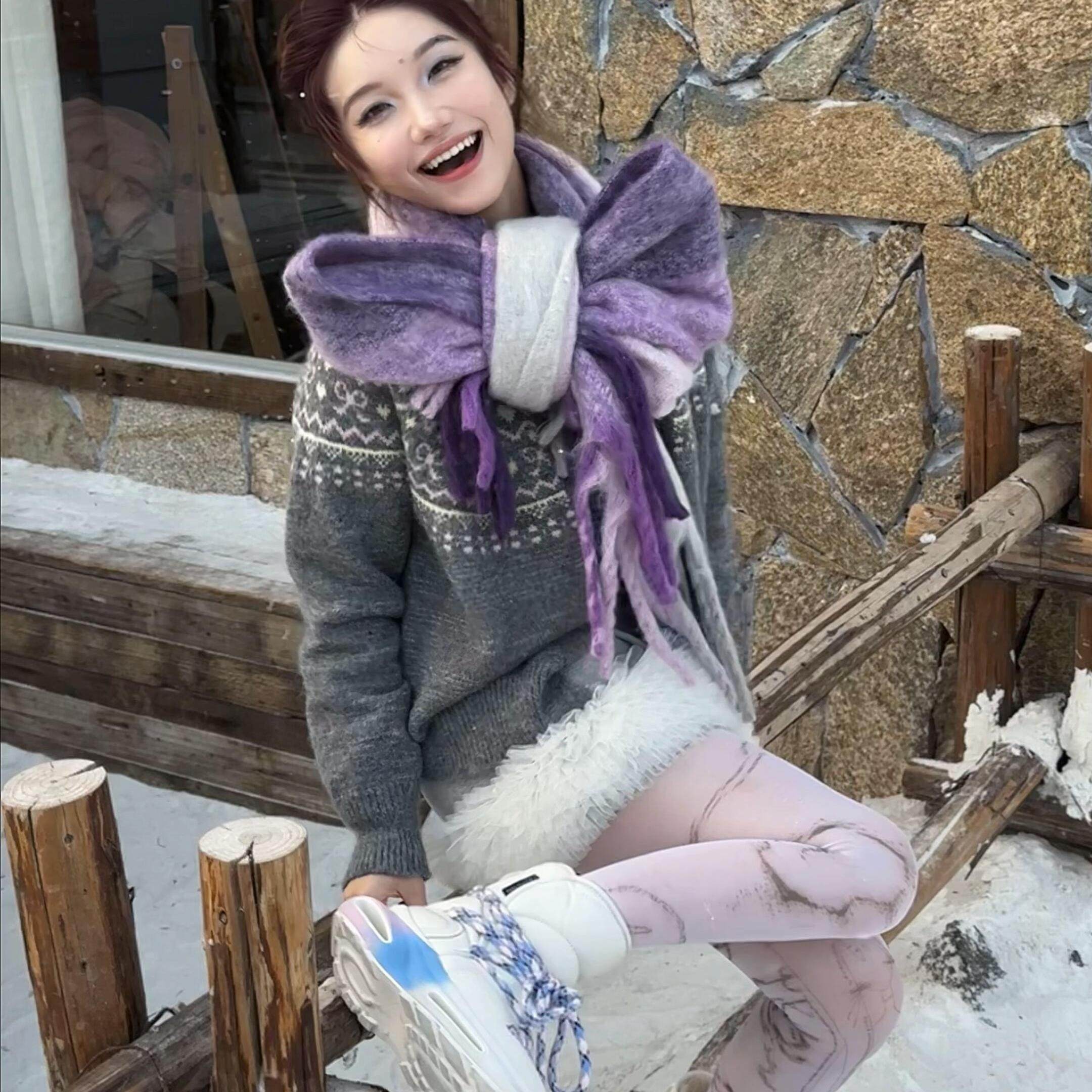 冬季紫色渐变围巾小众设计亮色